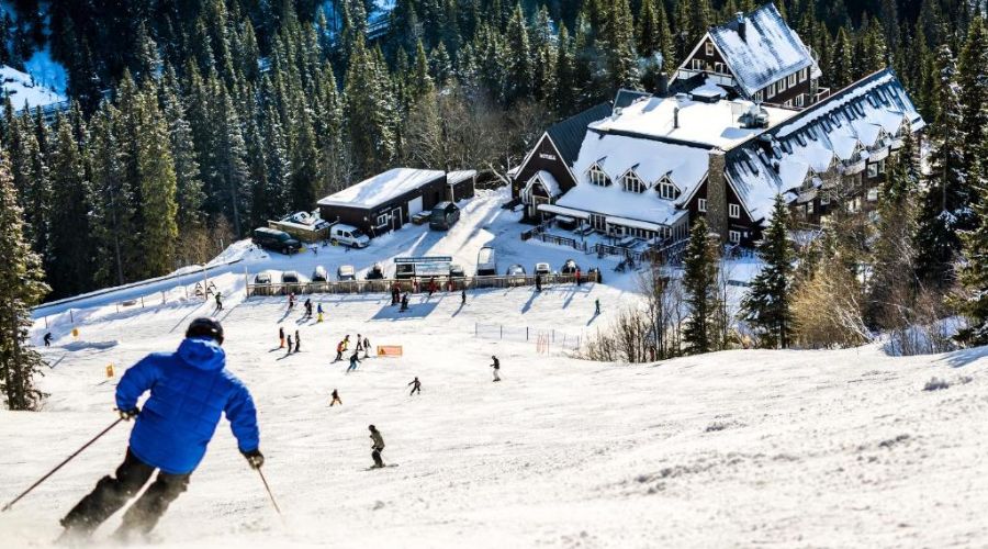 Go on a ski trip and stay in a hotel | Gurucent